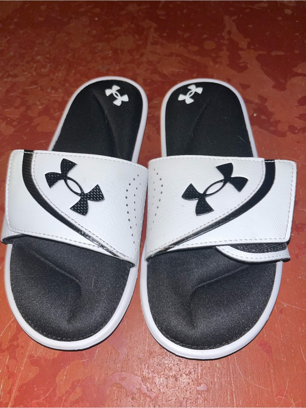 Under Armour Size 7 Slides